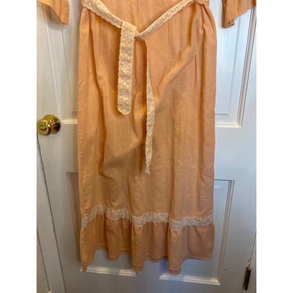 VINTAGE X 60s 70s Peach Lace Prairie Ruffle Belted Gown Small - Picture 4 of 9